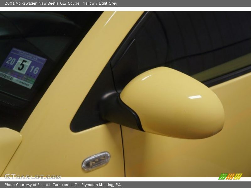 Yellow / Light Grey 2001 Volkswagen New Beetle GLS Coupe