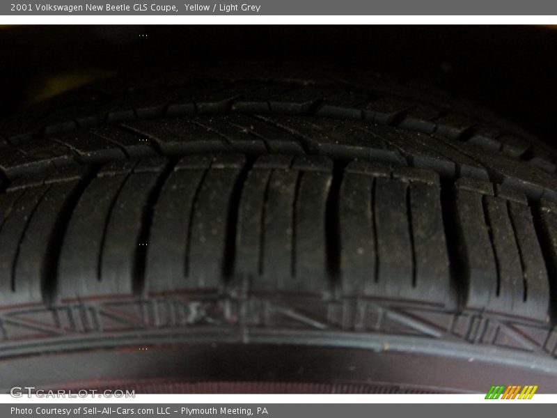 Yellow / Light Grey 2001 Volkswagen New Beetle GLS Coupe