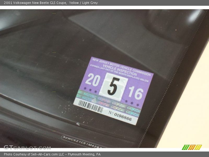 Yellow / Light Grey 2001 Volkswagen New Beetle GLS Coupe