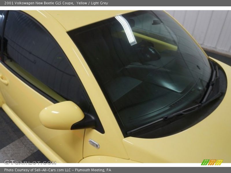 Yellow / Light Grey 2001 Volkswagen New Beetle GLS Coupe