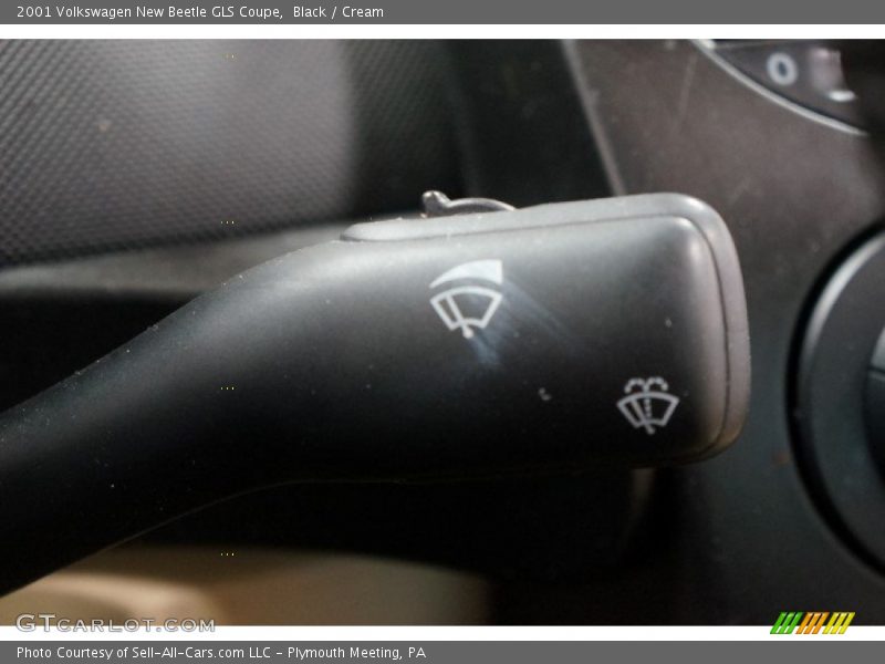 Black / Cream 2001 Volkswagen New Beetle GLS Coupe