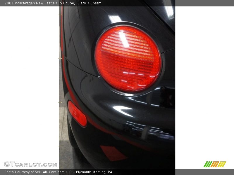Black / Cream 2001 Volkswagen New Beetle GLS Coupe