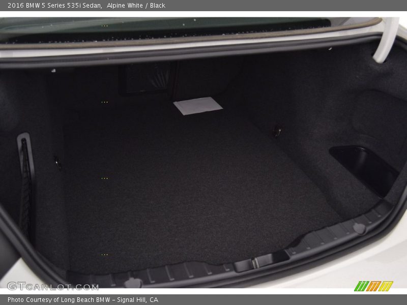 Alpine White / Black 2016 BMW 5 Series 535i Sedan