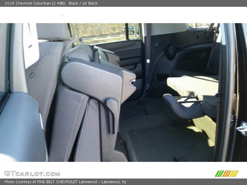 Black / Jet Black 2016 Chevrolet Suburban LS 4WD