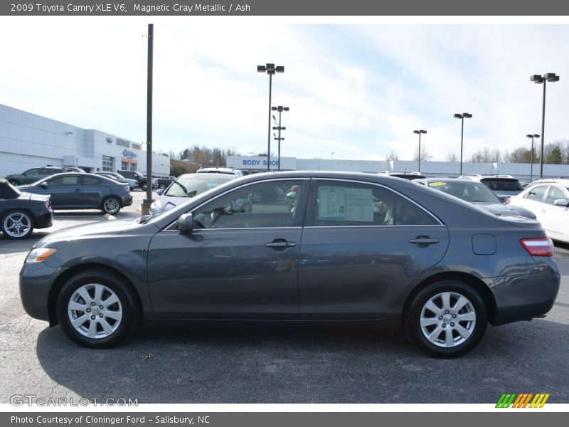 Magnetic Gray Metallic / Ash 2009 Toyota Camry XLE V6