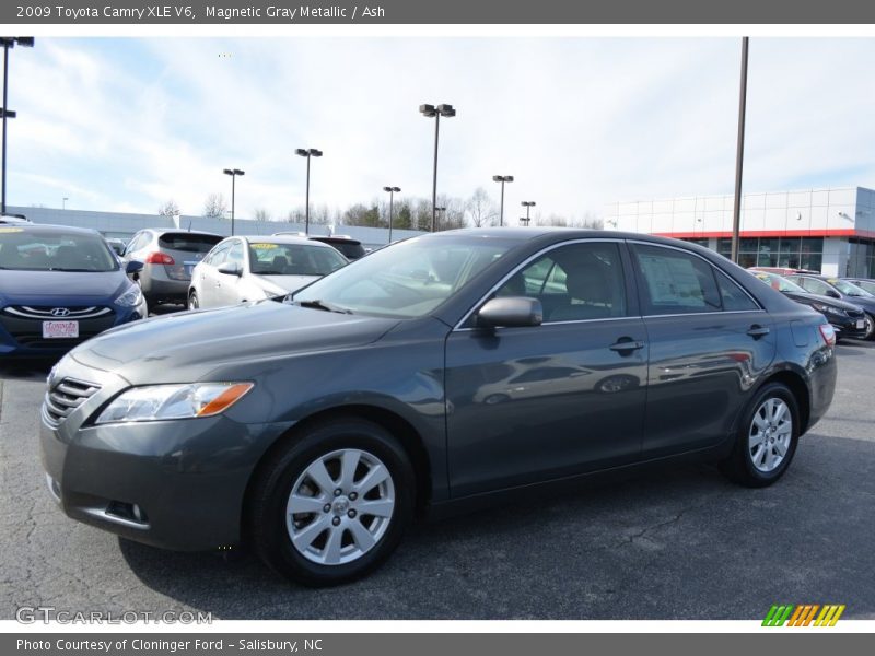Magnetic Gray Metallic / Ash 2009 Toyota Camry XLE V6