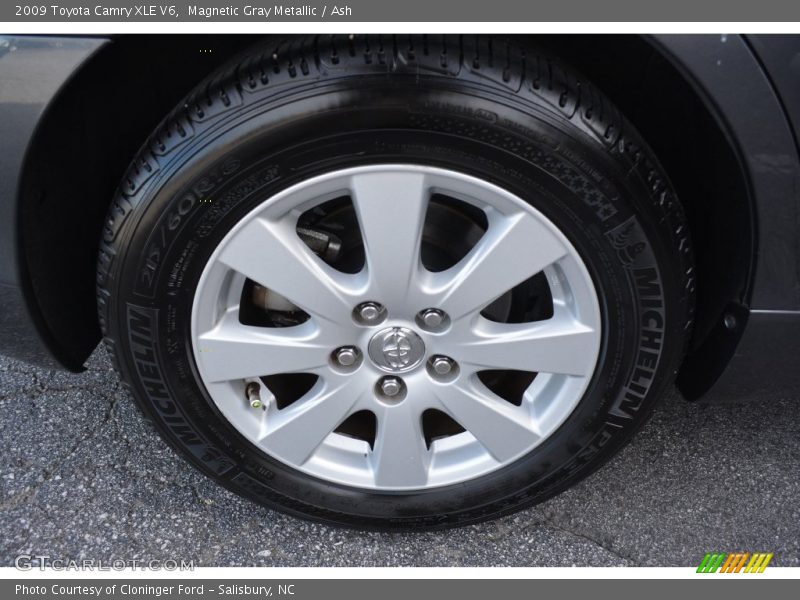 Magnetic Gray Metallic / Ash 2009 Toyota Camry XLE V6