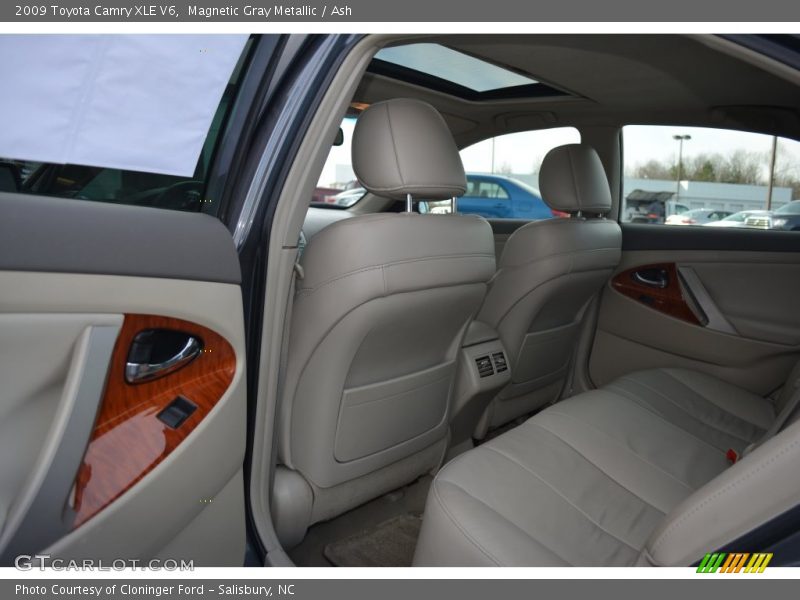 Magnetic Gray Metallic / Ash 2009 Toyota Camry XLE V6