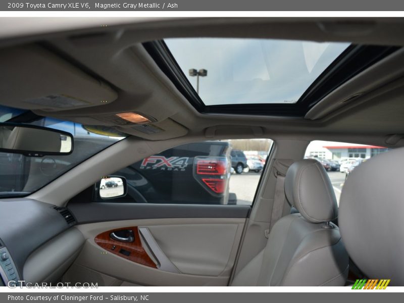 Magnetic Gray Metallic / Ash 2009 Toyota Camry XLE V6