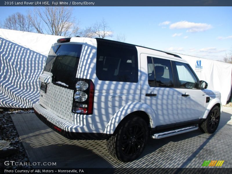 Fuji White / Ebony/Ebony 2016 Land Rover LR4 HSE