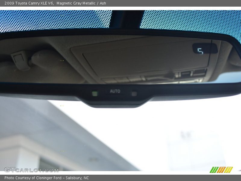 Magnetic Gray Metallic / Ash 2009 Toyota Camry XLE V6