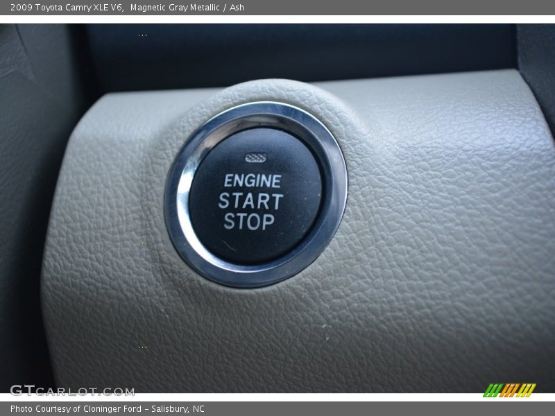 Magnetic Gray Metallic / Ash 2009 Toyota Camry XLE V6