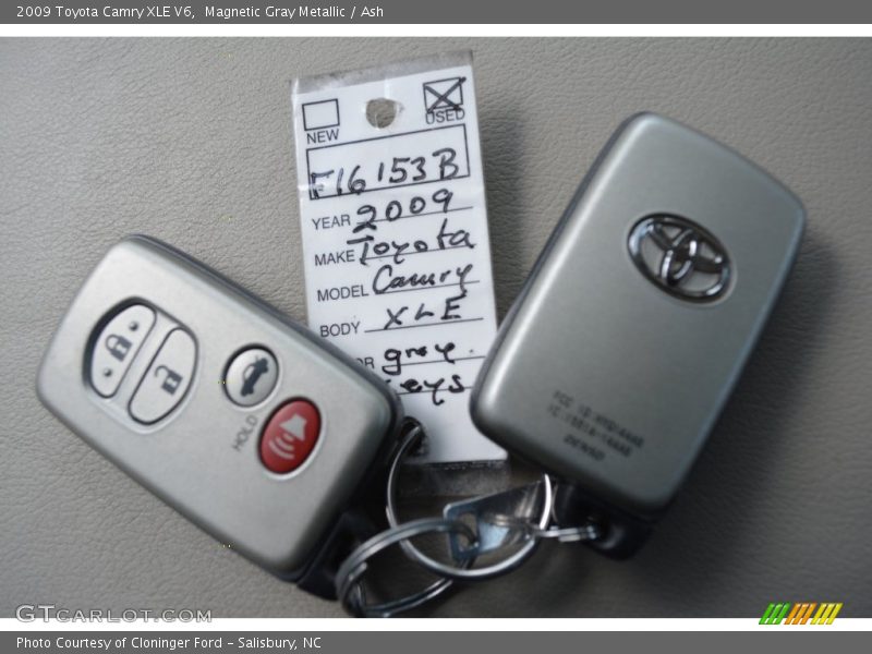 Magnetic Gray Metallic / Ash 2009 Toyota Camry XLE V6