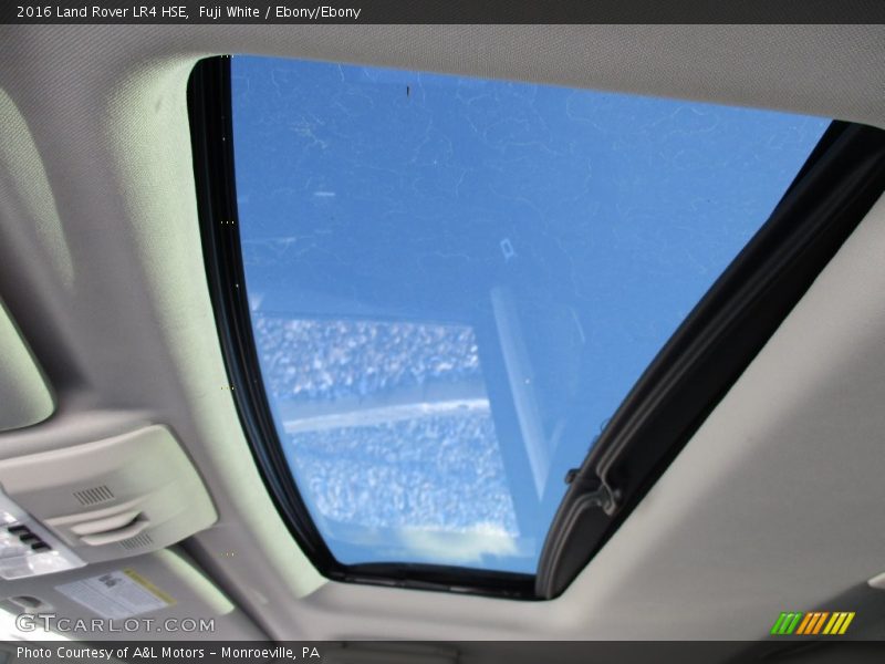 Fuji White / Ebony/Ebony 2016 Land Rover LR4 HSE