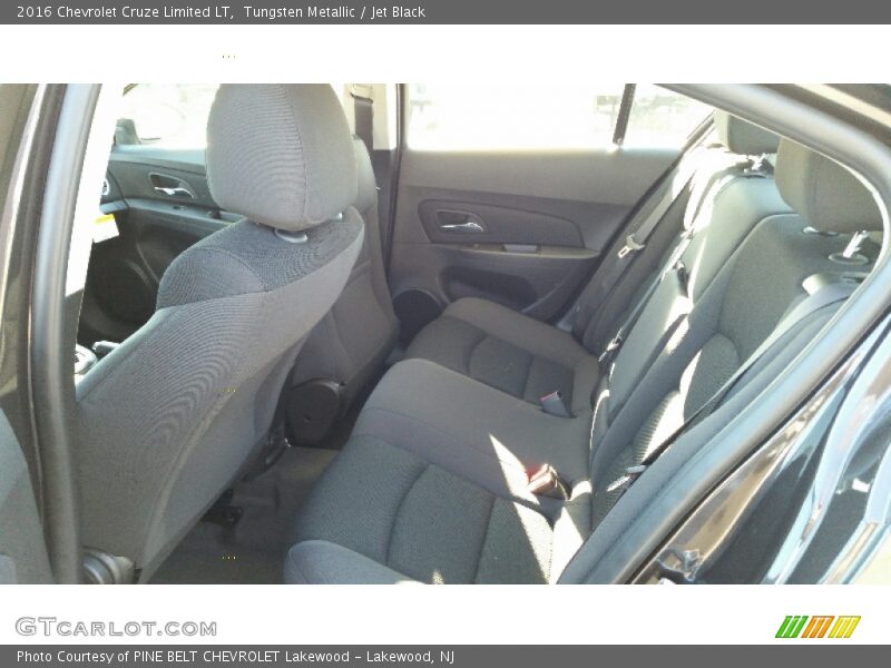 Tungsten Metallic / Jet Black 2016 Chevrolet Cruze Limited LT
