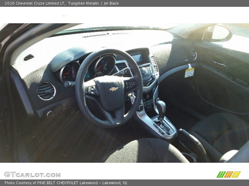 Tungsten Metallic / Jet Black 2016 Chevrolet Cruze Limited LT