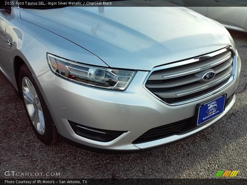 Ingot Silver Metallic / Charcoal Black 2015 Ford Taurus SEL