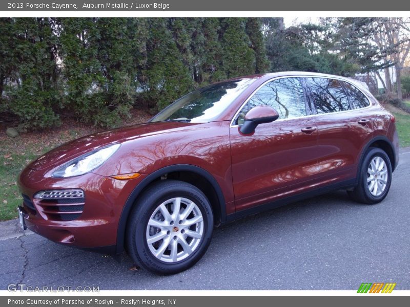 Front 3/4 View of 2013 Cayenne 