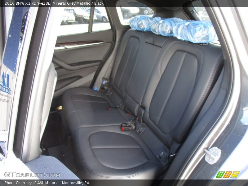 Mineral Grey Metallic / Black 2016 BMW X1 xDrive28i