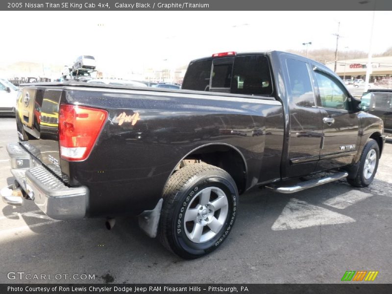Galaxy Black / Graphite/Titanium 2005 Nissan Titan SE King Cab 4x4