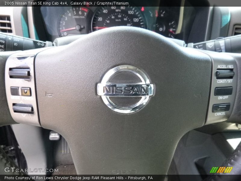 Galaxy Black / Graphite/Titanium 2005 Nissan Titan SE King Cab 4x4