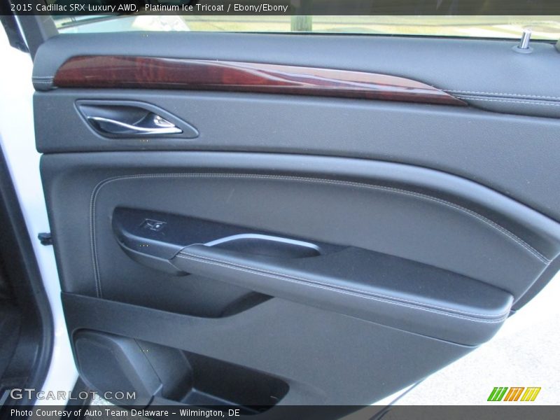 Platinum Ice Tricoat / Ebony/Ebony 2015 Cadillac SRX Luxury AWD