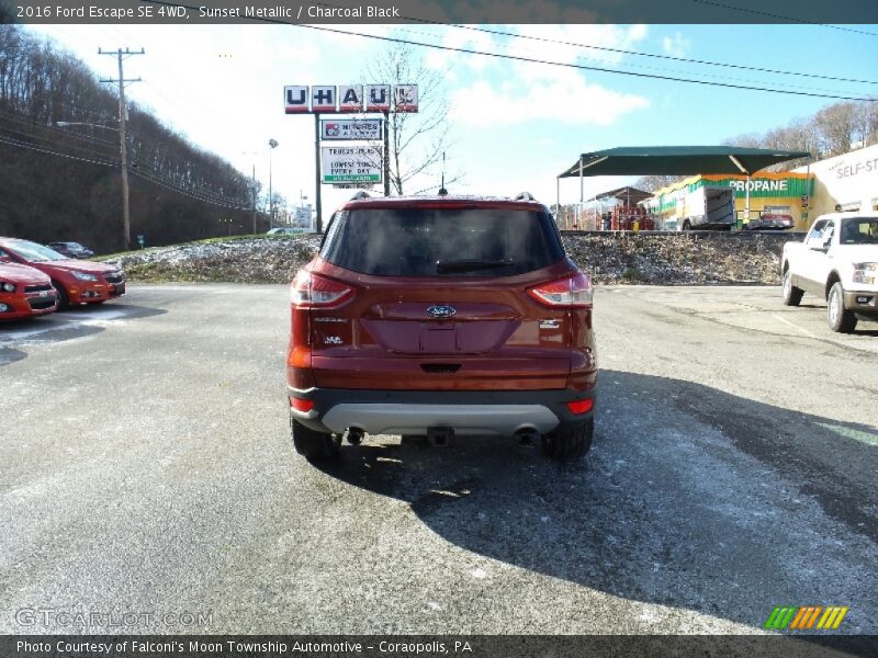 Sunset Metallic / Charcoal Black 2016 Ford Escape SE 4WD
