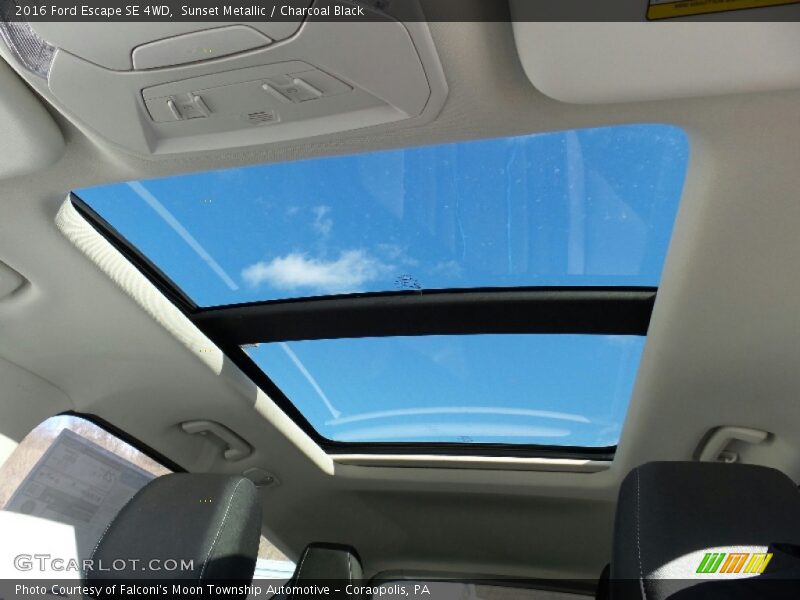 Sunset Metallic / Charcoal Black 2016 Ford Escape SE 4WD