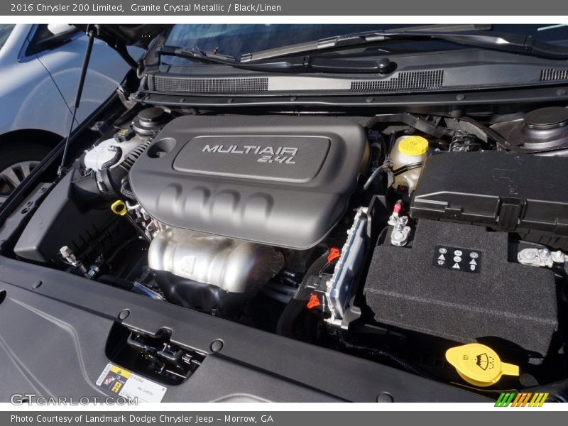 Granite Crystal Metallic / Black/Linen 2016 Chrysler 200 Limited