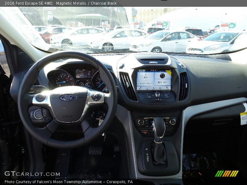 Magnetic Metallic / Charcoal Black 2016 Ford Escape SE 4WD