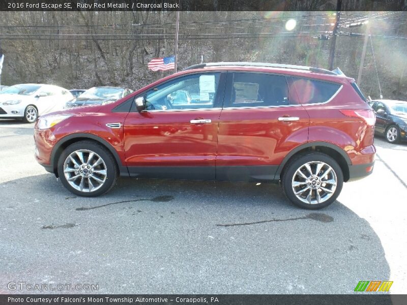 Ruby Red Metallic / Charcoal Black 2016 Ford Escape SE