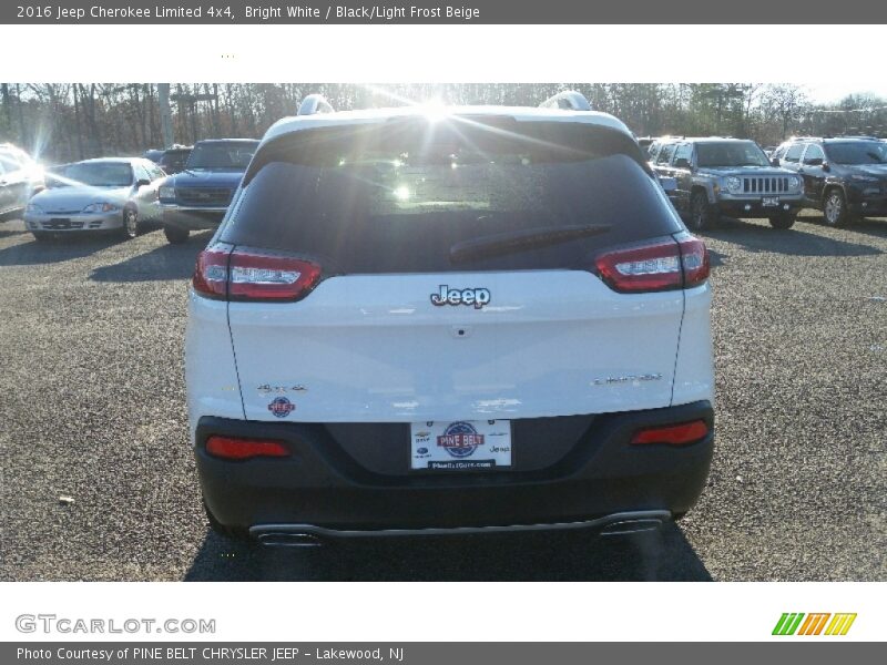 Bright White / Black/Light Frost Beige 2016 Jeep Cherokee Limited 4x4