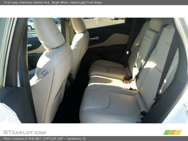 Bright White / Black/Light Frost Beige 2016 Jeep Cherokee Limited 4x4