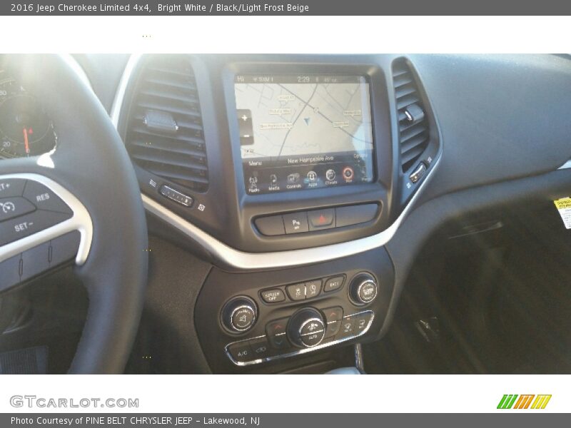 Bright White / Black/Light Frost Beige 2016 Jeep Cherokee Limited 4x4