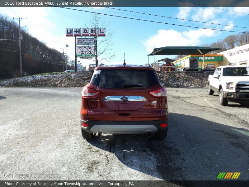 Sunset Metallic / Charcoal Black 2016 Ford Escape SE 4WD