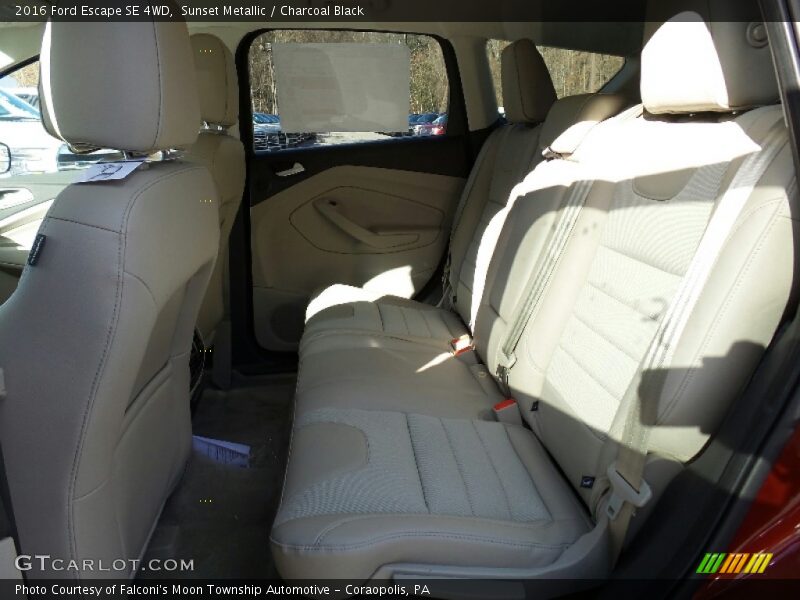 Sunset Metallic / Charcoal Black 2016 Ford Escape SE 4WD