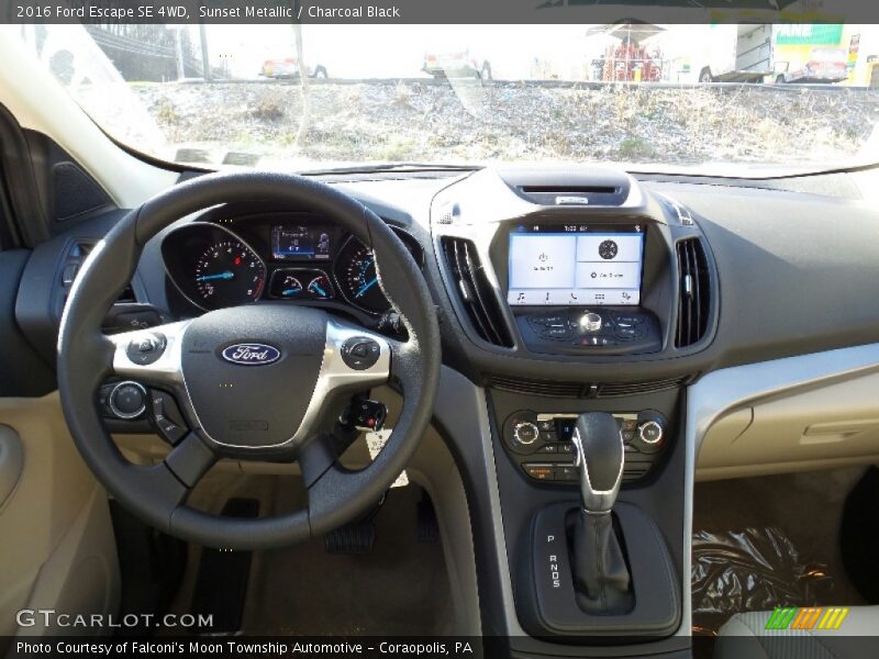 Sunset Metallic / Charcoal Black 2016 Ford Escape SE 4WD