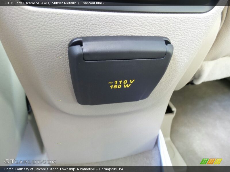 Sunset Metallic / Charcoal Black 2016 Ford Escape SE 4WD