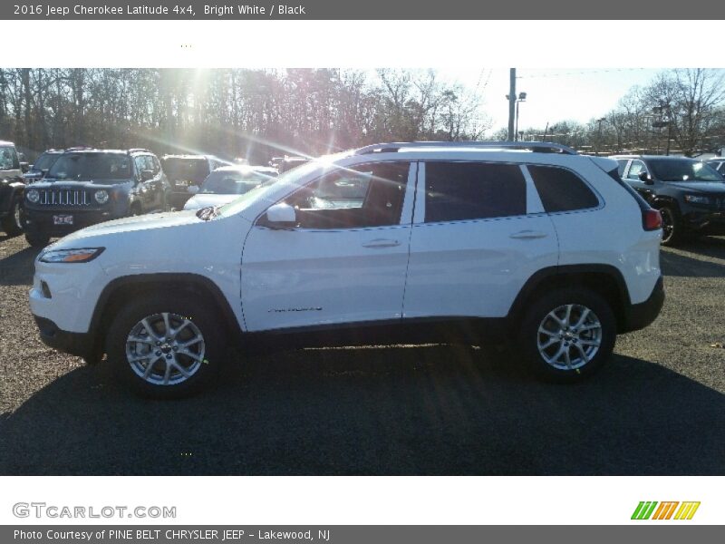 Bright White / Black 2016 Jeep Cherokee Latitude 4x4