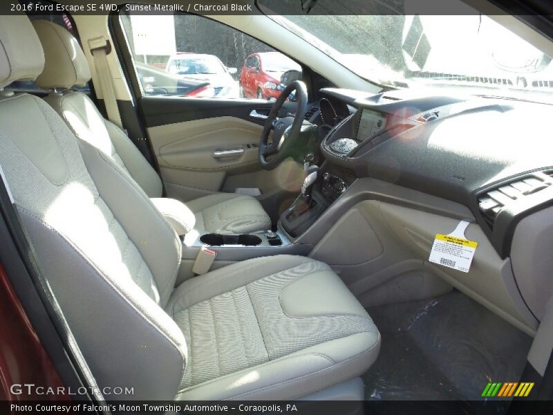 Sunset Metallic / Charcoal Black 2016 Ford Escape SE 4WD