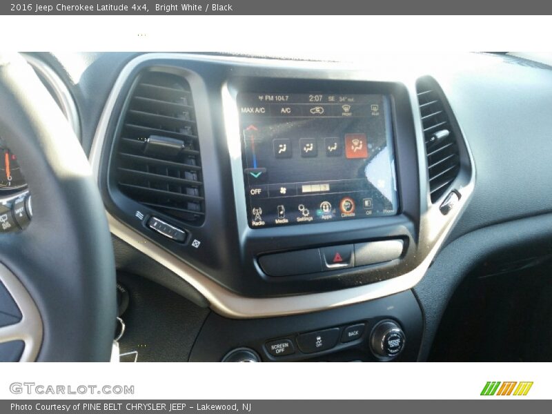 Bright White / Black 2016 Jeep Cherokee Latitude 4x4