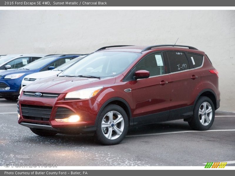 Sunset Metallic / Charcoal Black 2016 Ford Escape SE 4WD