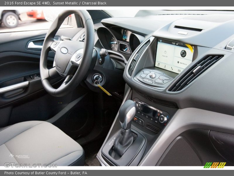 Sunset Metallic / Charcoal Black 2016 Ford Escape SE 4WD