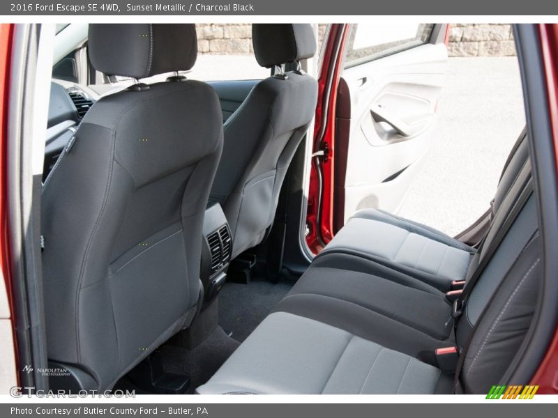 Sunset Metallic / Charcoal Black 2016 Ford Escape SE 4WD