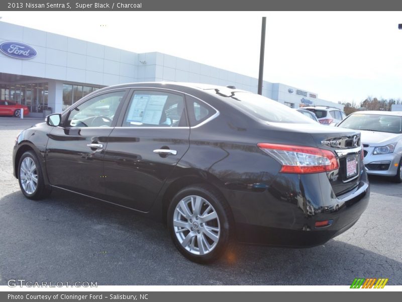 Super Black / Charcoal 2013 Nissan Sentra S