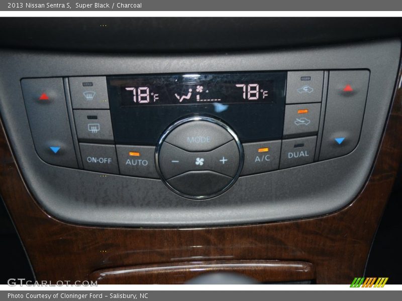 Super Black / Charcoal 2013 Nissan Sentra S