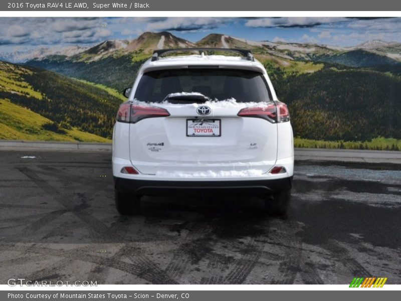 Super White / Black 2016 Toyota RAV4 LE AWD