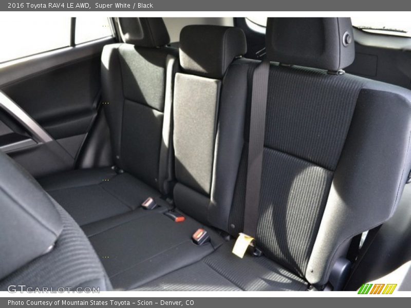 Super White / Black 2016 Toyota RAV4 LE AWD