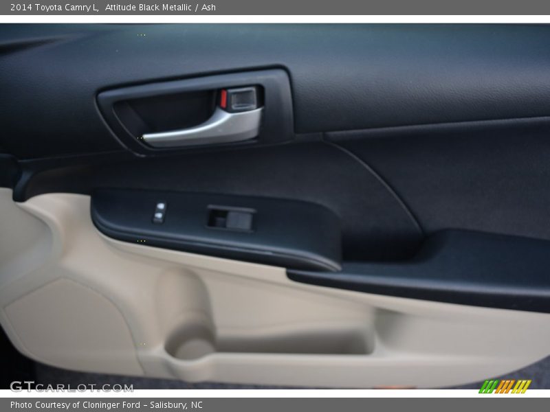 Attitude Black Metallic / Ash 2014 Toyota Camry L