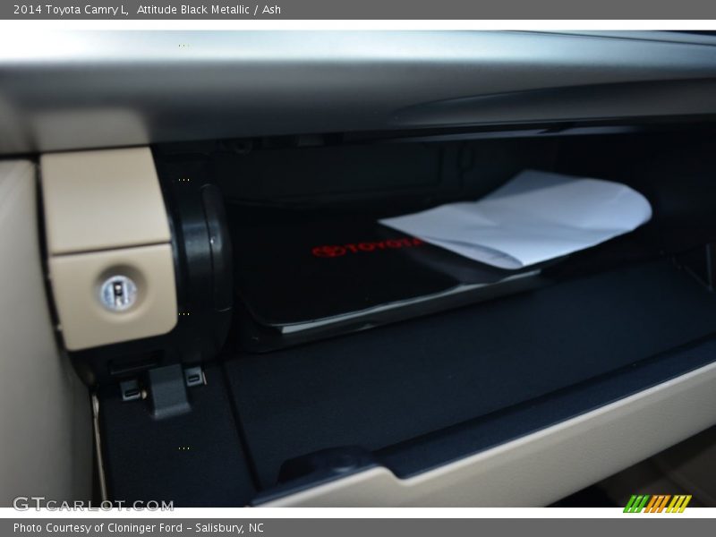 Attitude Black Metallic / Ash 2014 Toyota Camry L